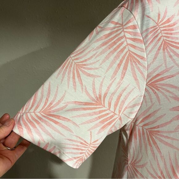 LuLaRoe perfect tee pink leaves loose fit short sleeve shirt - Picture 3 of 12